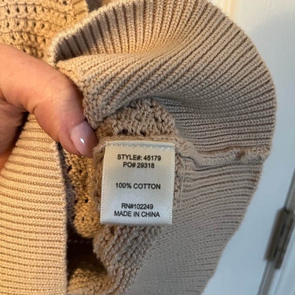 Vernacular Crochet Top - Picture 4 of 4